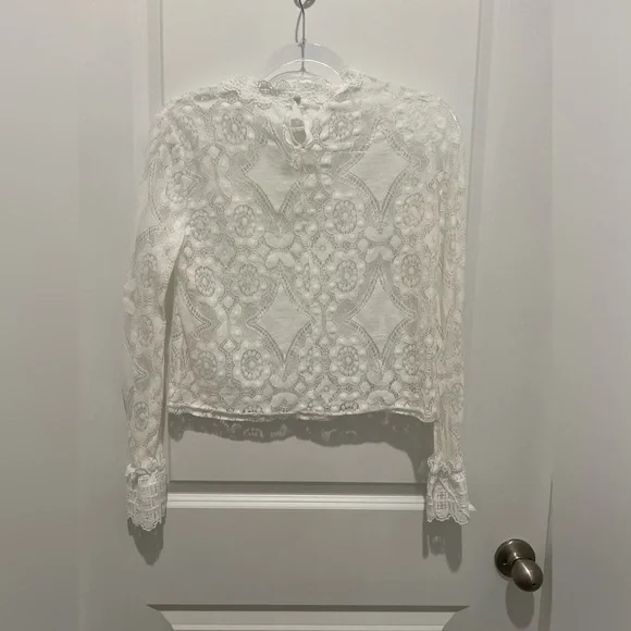 Francesca White Lace Top Elegant Never Worn - Picture 2 of 9